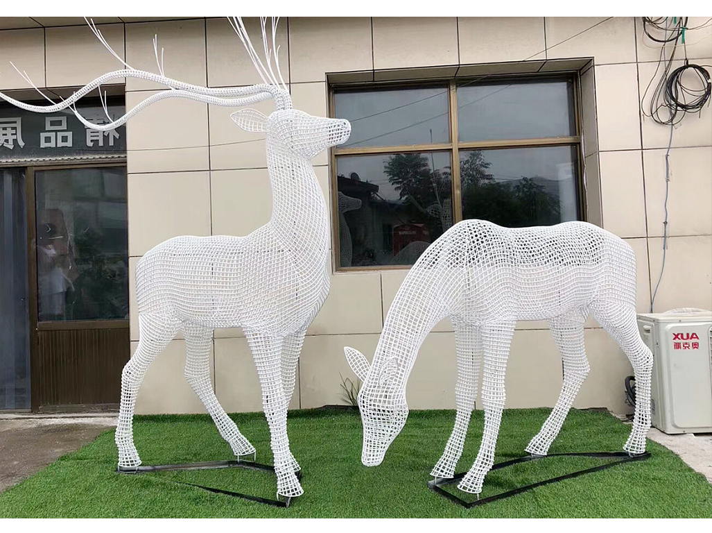 网格镂空不锈钢雕塑