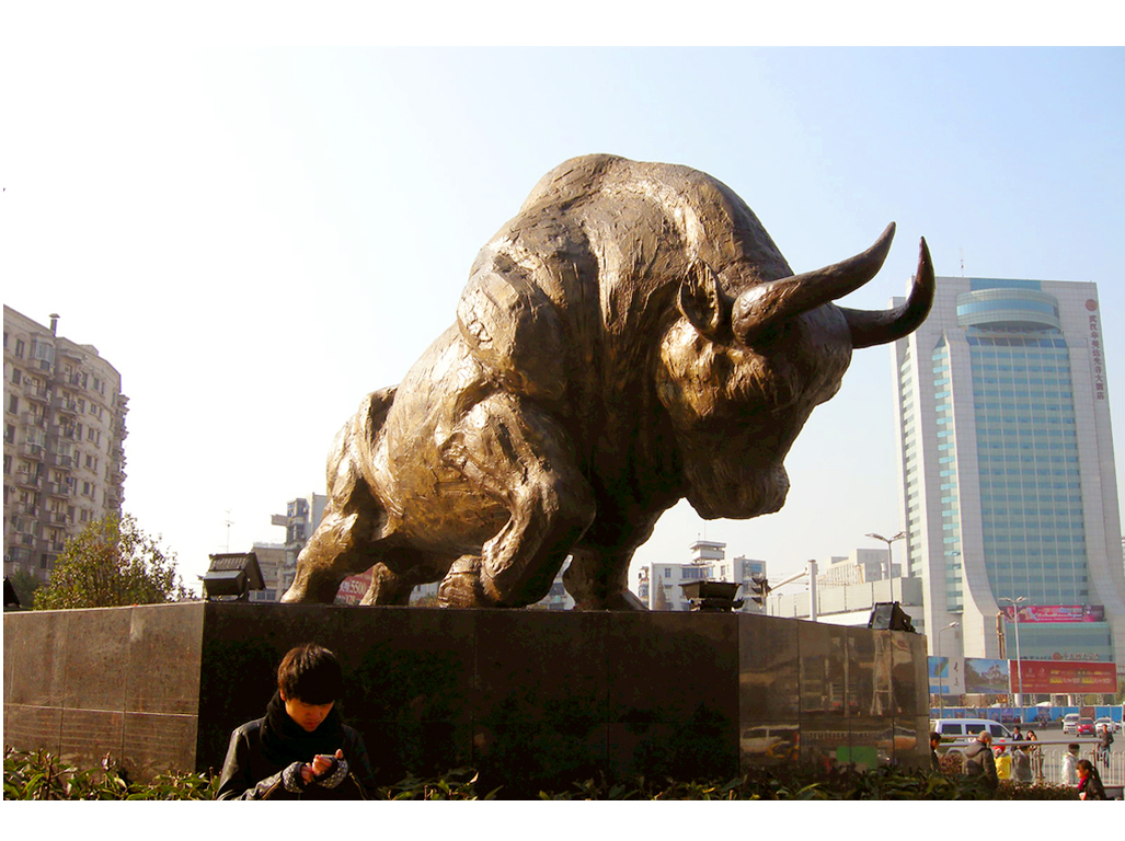 拓荒牛雕塑