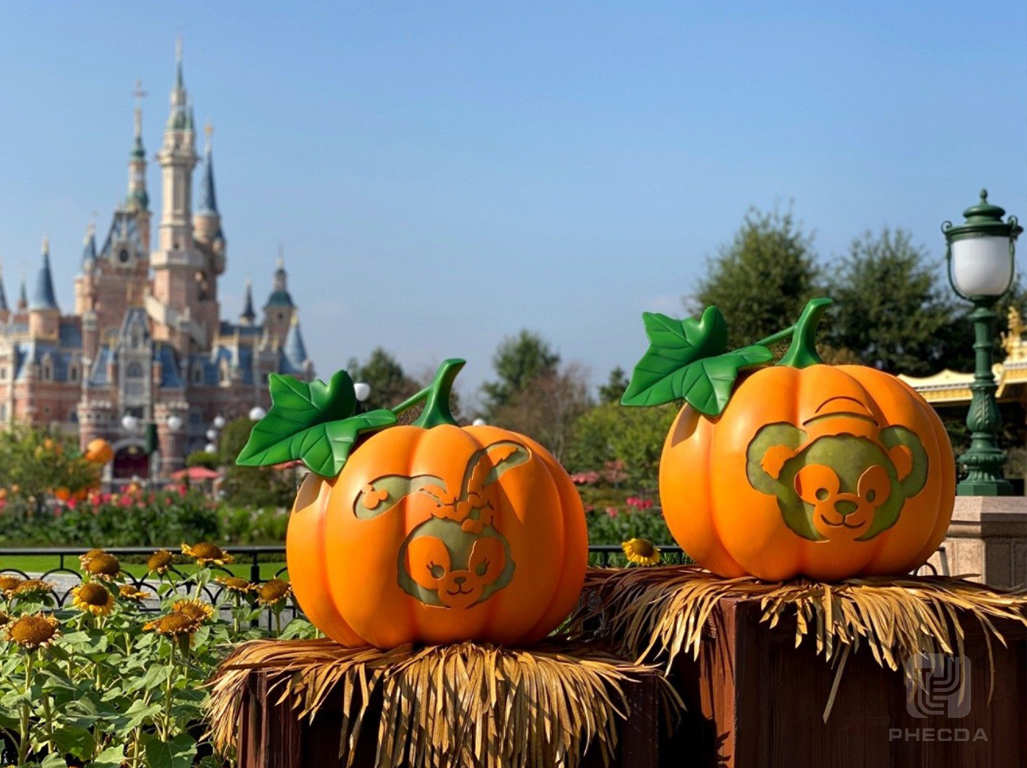 迪士尼万圣节南瓜装饰陈列